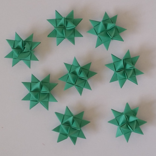 Grønne, flettede stjerner