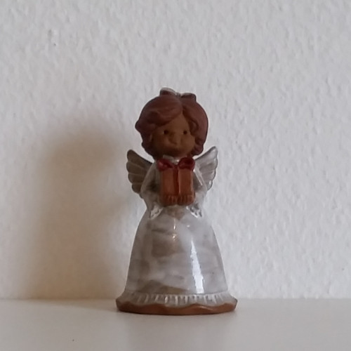 Klokke-engel i keramik