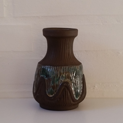 Løvemose Keramik, vase med søgrøn glasur